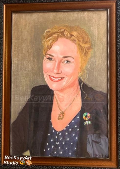Dr_BeeKayy's tweet photo. Created this portrait presented to H.E. Anna Westerholm, Ambassador of Sweden to Nigeria @SwedeninNigeria.

This piece reminds me: 'where you started doesn't matter; there's always room for improvement'.

Stay tuned for the BTS video!

Stay inspired, stay positive ❤️

🐝🎨 https://t.co/vFD7H3S8ug