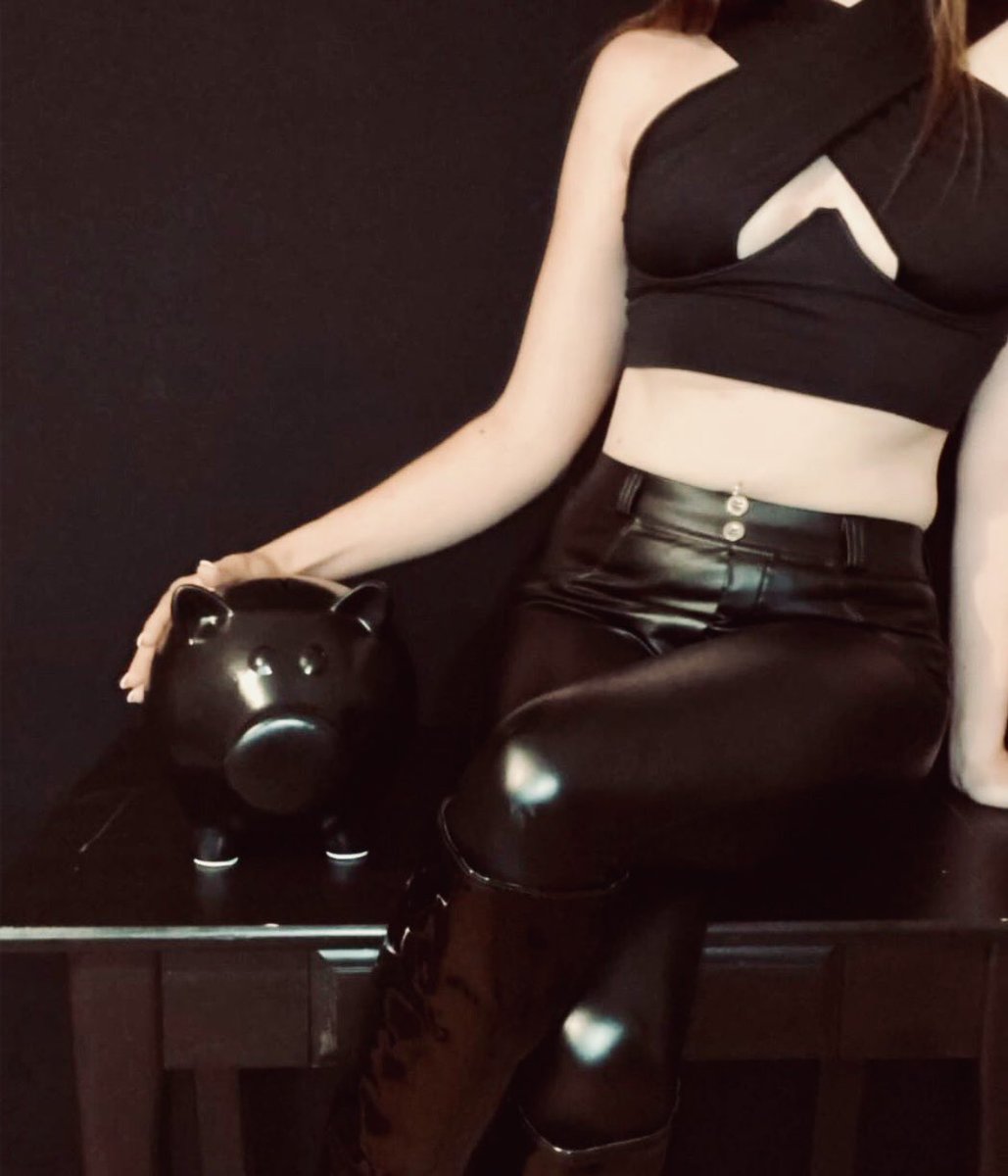 💸 RT Game 💸

🫰3/3/3

✍️ Dommes 2 / Subs 1 

⏰ 10 Minuten