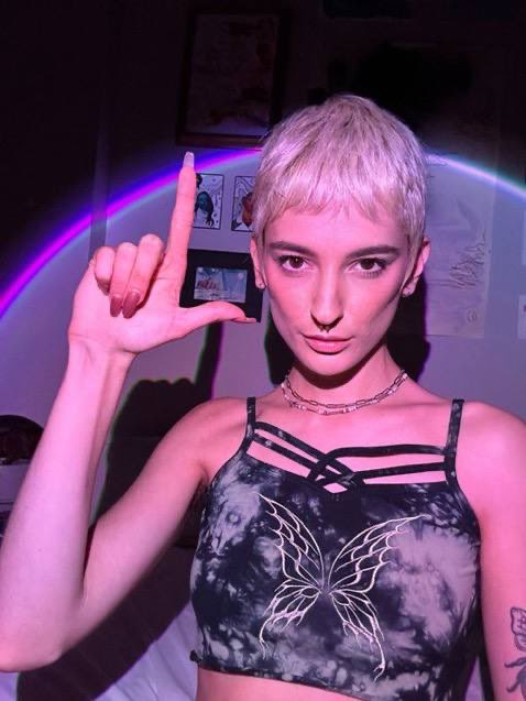 Submit4Bella's tweet photo. I’m making it easy for you to understand, since your brain is clearly as small as your bank account. The "L" on my forehead isn’t just a pose it’s your permanent label. You’re a loser, and you’re mine.
#findom #femdom #goddessworship #humiliation #paypig #loserdomme #texasfindom https://t.co/wuHg5VBYYd