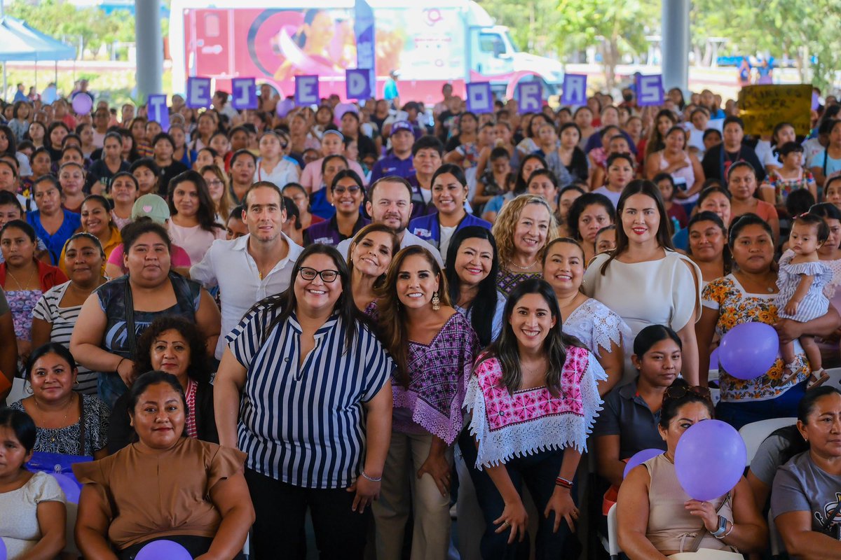MaraLezama's tweet photo. 💜 ¡60 mil mujeres transforman su futuro en #QuintanaRoo!

Desde #Tulum iniciamos la renovación de tarjetas 💳 de #MujerEsPoder, junto a la secretaria de las Mujeres del Gobierno de México, @CitlaHM. Este año el programa llegará a 60 mil beneficiarias en el estado.

Solo en este municipio, más de 2 mil 200 mujeres recibirán su tarjeta; además, más de 8 mil mujeres con discapacidad y 11 mil de comunidades indígenas forman parte de esta política pública incluyente.

En este gobierno #HumanistaConCorazónFeminista 💜 impulsamos su autonomía con apoyos, capacitación y oportunidades.

Con el respaldo de nuestra presidenta, @Claudiashein, trabajamos para que ninguna mujer se quede atrás. 🤲🏽