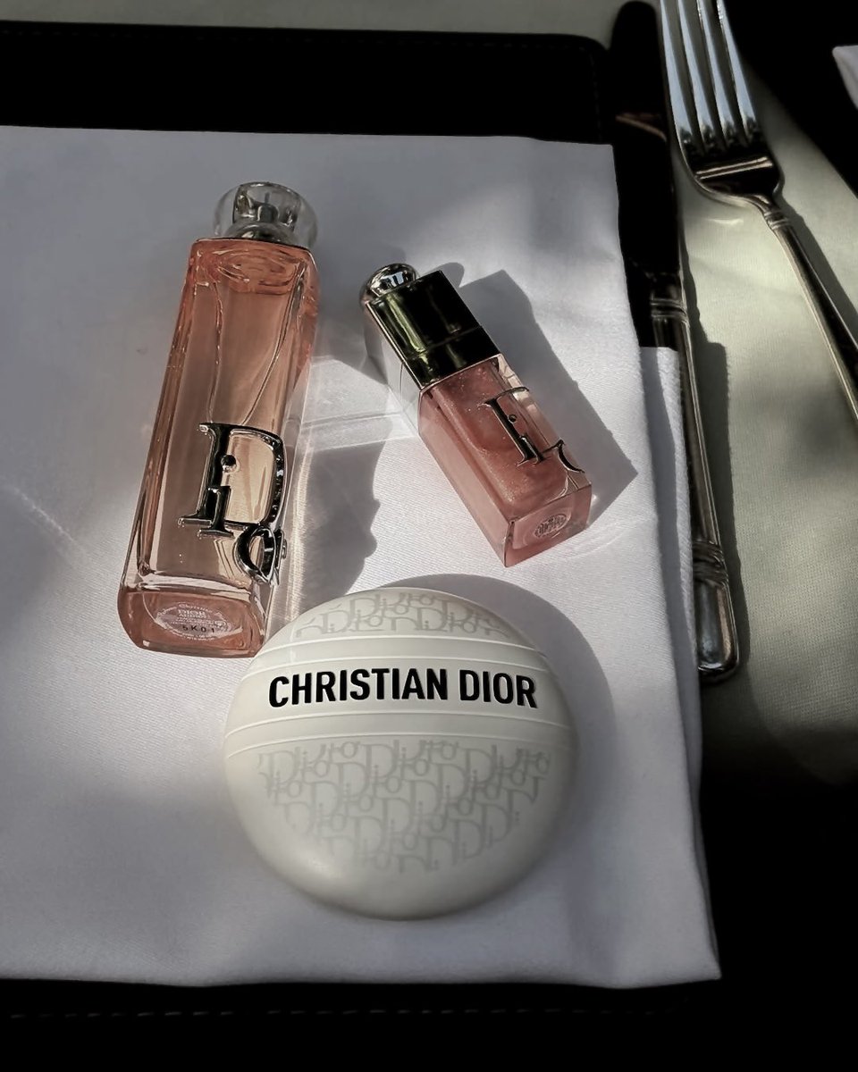 sangioviese's tweet photo. Been a little quiet because the last couple days have been c-r-a-z-y. On set in Los Angeles shooting for Dior Beauty, living on coffee, good light, and looong days in the best way. Back to regular programming soon! 🤍 https://t.co/XrqVd9C8nr