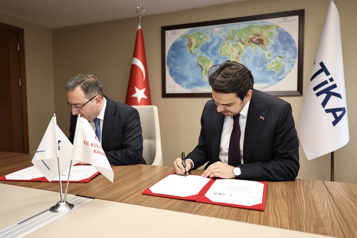 abdullah_eren's tweet photo. 🌍🫱🏼‍🫲🏽🇹🇷 TİKA’mız ve İslam İşbirliği Teşkilatı Çalışma Merkezi (OIC Labour Center) arasındaki iş birliğini güçlendiriyoruz!

İslam İşbirliği Teşkilatı Çalışma Merkezi (OIC Labour Center) Genel Direktörü Sayın Azar Bayramov ile imzaladığımız protokol, üye ülkelerde istihdam politikalarının desteklenmesi, iş güvenliğinin artırılması, mesleki eğitim kapasitesinin geliştirilmesi ve iş gücü piyasalarına yönelik kurumsal altyapının güçlendirilmesine yönelik önemli müşterek faaliyetleri kapsıyor.

Bu işbirliğiyle üye ülkelerde sürdürülebilir fırsatlar yaratmayı ve iş gücü piyasalarını güçlendirmeyi hedefliyoruz. Hayırlı ve uğurlu olsun!