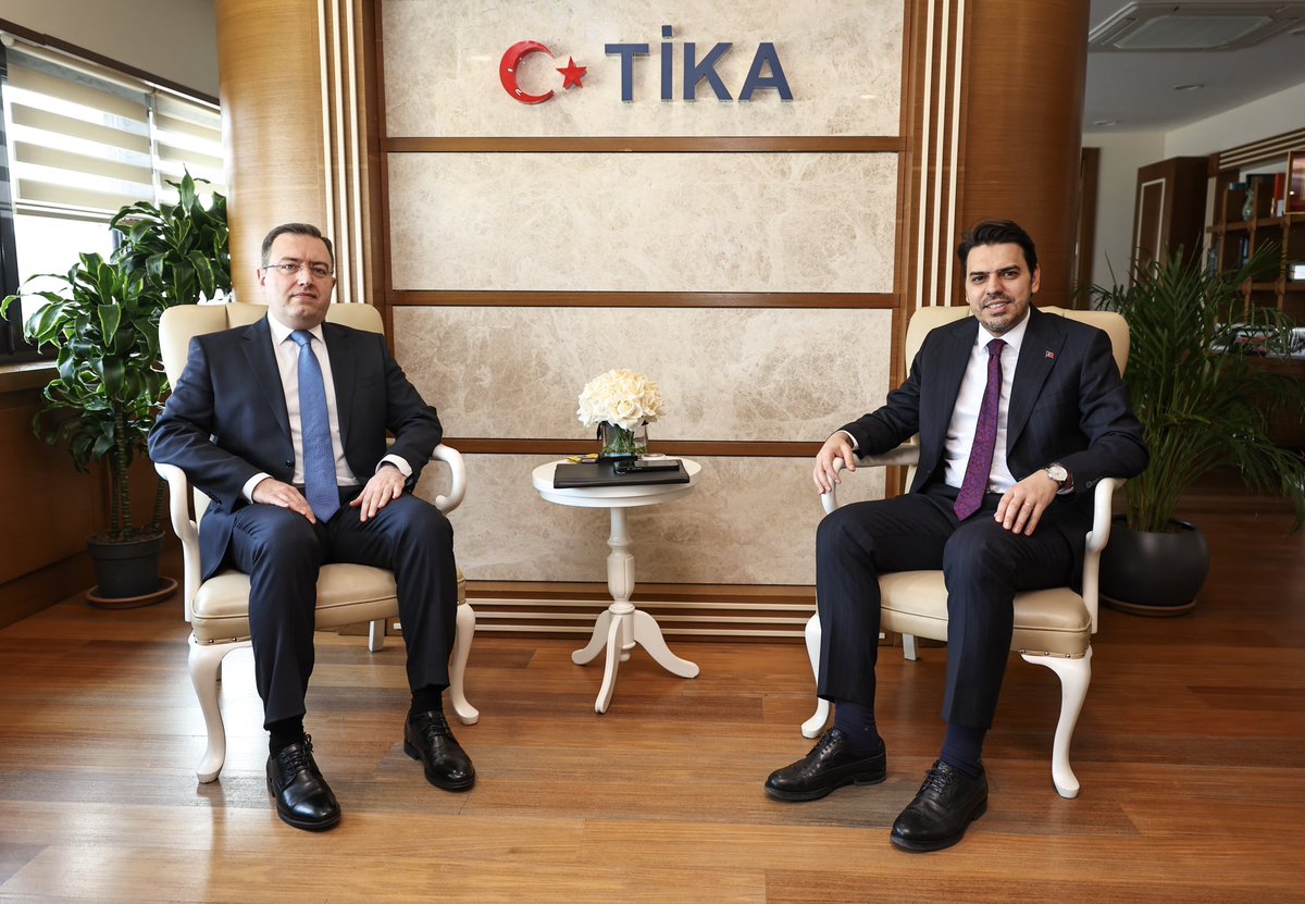 abdullah_eren's tweet photo. 🌍🫱🏼‍🫲🏽🇹🇷 TİKA’mız ve İslam İşbirliği Teşkilatı Çalışma Merkezi (OIC Labour Center) arasındaki iş birliğini güçlendiriyoruz!

İslam İşbirliği Teşkilatı Çalışma Merkezi (OIC Labour Center) Genel Direktörü Sayın Azar Bayramov ile imzaladığımız protokol, üye ülkelerde istihdam politikalarının desteklenmesi, iş güvenliğinin artırılması, mesleki eğitim kapasitesinin geliştirilmesi ve iş gücü piyasalarına yönelik kurumsal altyapının güçlendirilmesine yönelik önemli müşterek faaliyetleri kapsıyor.

Bu işbirliğiyle üye ülkelerde sürdürülebilir fırsatlar yaratmayı ve iş gücü piyasalarını güçlendirmeyi hedefliyoruz. Hayırlı ve uğurlu olsun!