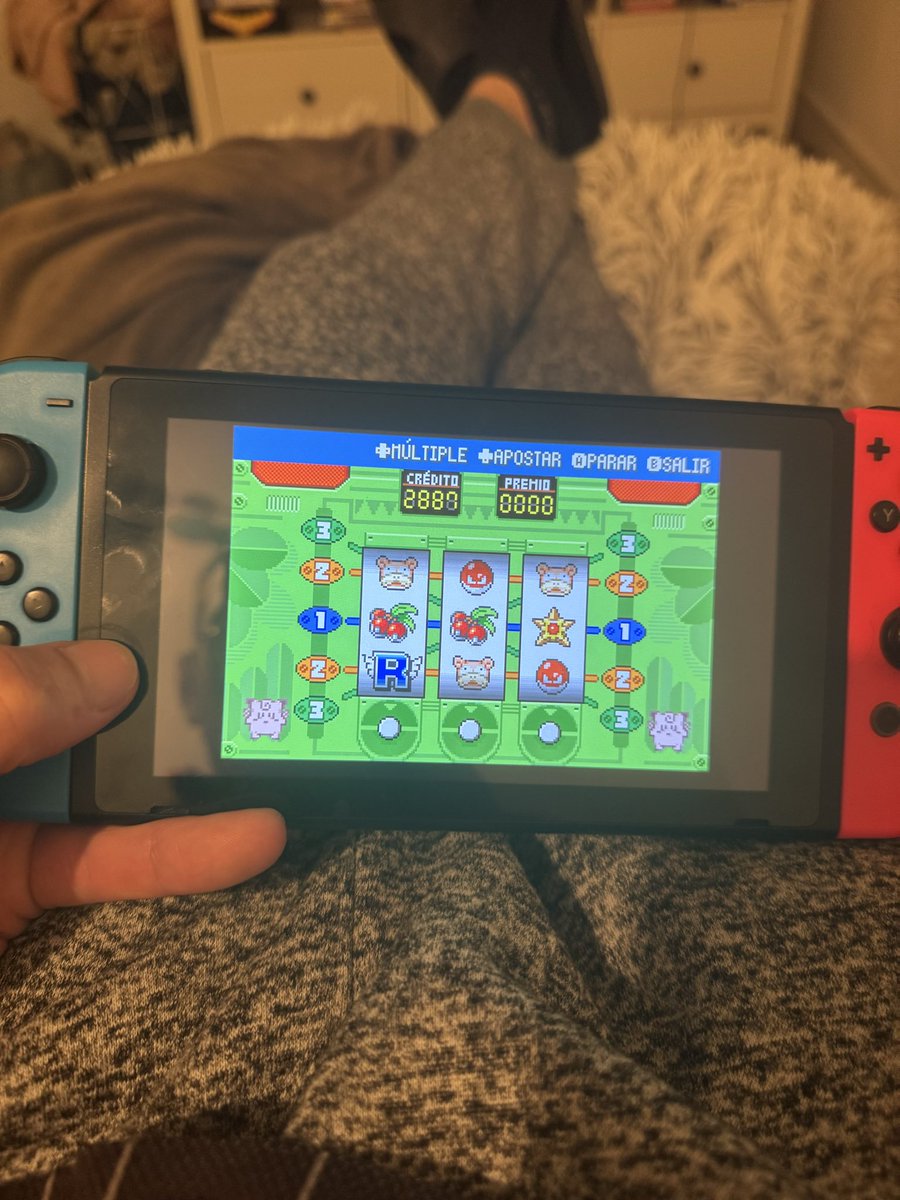 Llevo horas jugando al casino para poder comprar a Dratini, me recomendáis perder mi tiempo aqui? 🤣🤣 y porygon que tal?? Que pokemon comprariais vosotros??