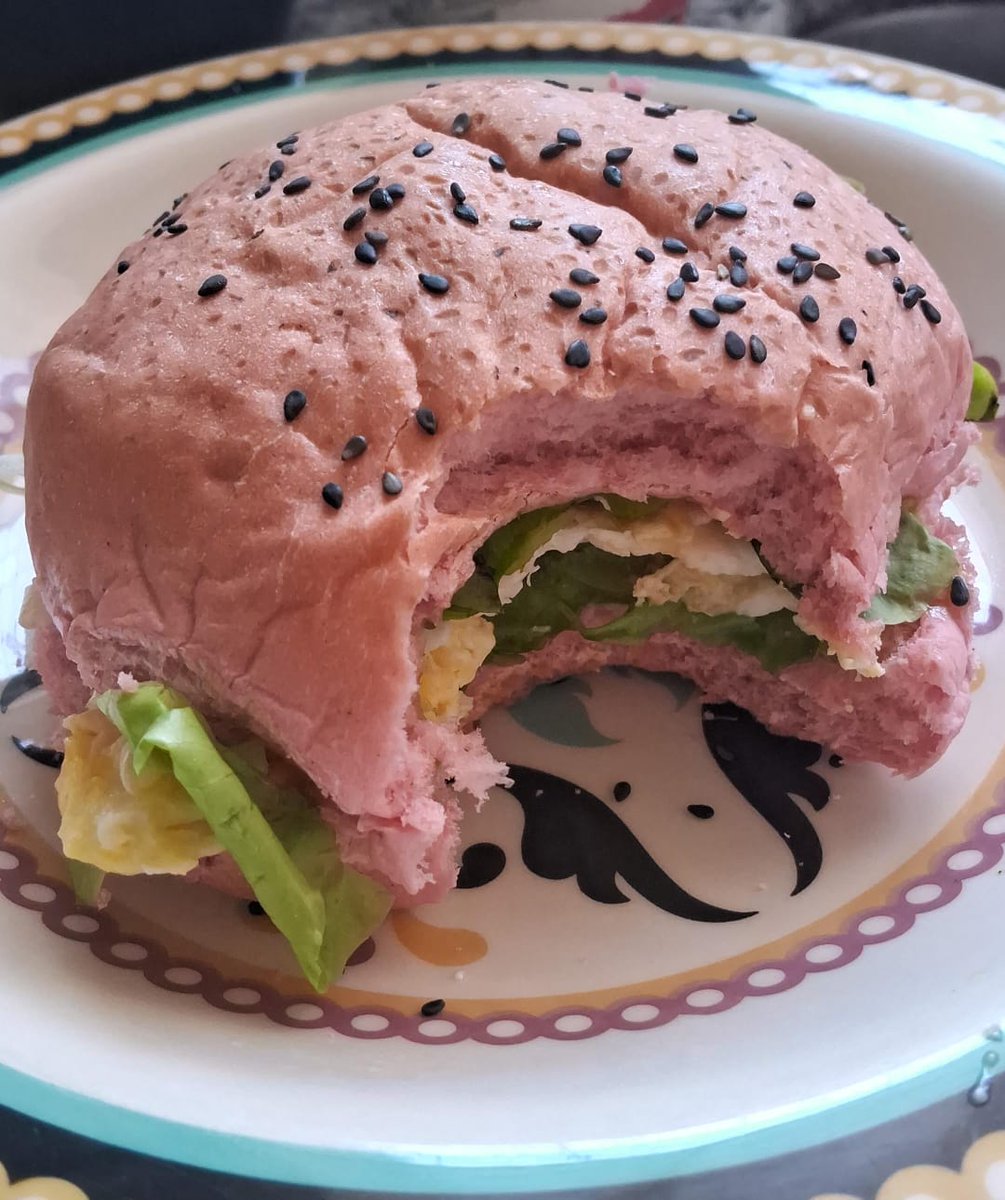 meu pãozinho com ovo ficou uma graça hj!