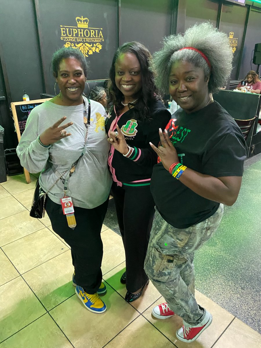 Dr.Sanders22 tweet media