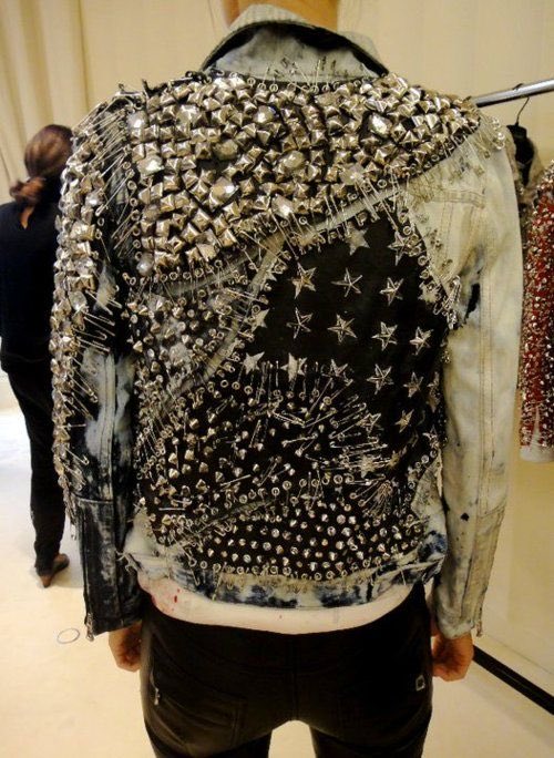 odysseyrebuild's tweet photo. Balmain
Spring 2011 https://t.co/2AQeIxPe0Q