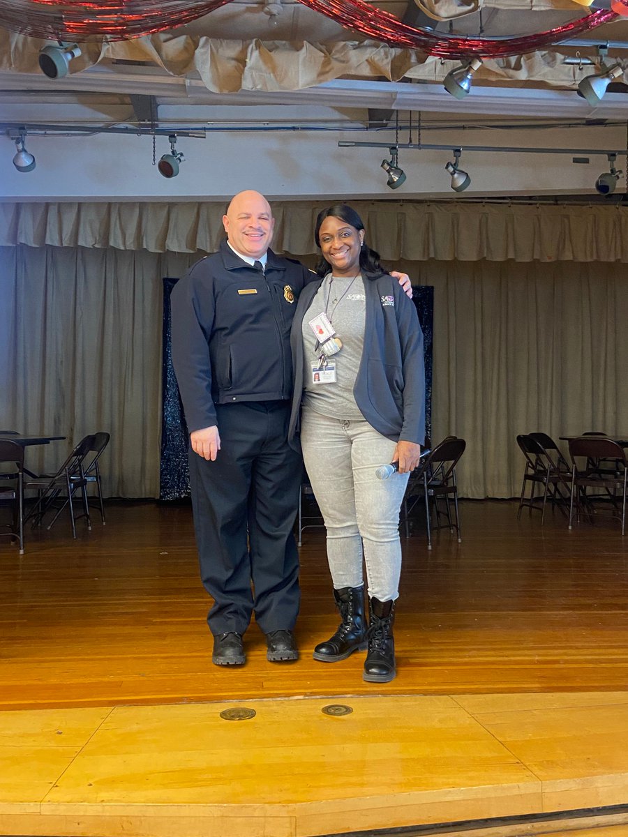 We were honored to welcome <a href="/SyracuseFire/">Syracuse Fire</a> Chief Michael Monds to #CSASCS JSHS as a guest speaker for our 6th grade boys! He shared powerful lessons on leadership, discipline &amp; making positive choices—encouraging our #CSASAtoms to serve and uplift their communities.

<a href="/CharterEmpire/">Empire Charter Consultants</a>