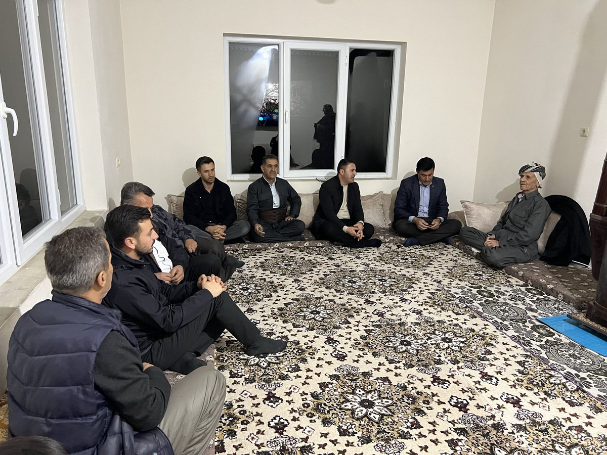 Gönül gönüle, kapı kapıya... 

İlçe Başkanımız ve teşkilatımızla birlikte bugün hemşehrilerimizin hanelerine konuk olduk. 

Hastalarımıza şifa, büyüklerimize hürmetle; her zaman yanlarındayız.

 #SahaÇalışması #Teşkilat #VefaZiyaret

📍Vapurtepe mahallesi