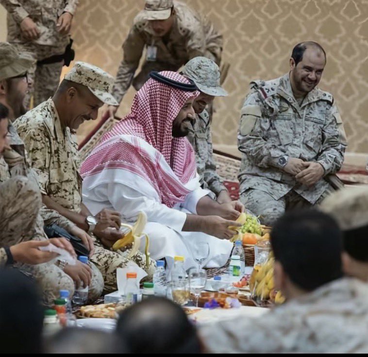 sar6028's tweet photo. لاتنسون جنودنا البواسل فالحد الجنوبي من دعائكم 🇸🇦 https://t.co/MpBZUGmuzH