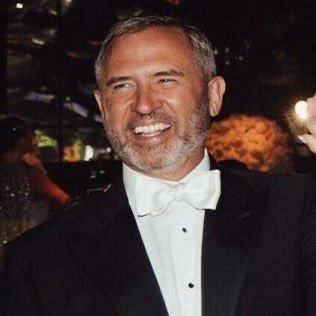 crypto_queen_x's tweet photo. Ripple CEO Brad Garlinghouse says the door to a bank-crypto deal is wide open, and stablecoin yield negotiations are actively progressing.

This is bigger than headlines.

Banks aren’t fighting crypto anymore. They’re negotiating terms.

Stablecoins are becoming core financial infrastructure. Yield models are being discussed at the highest levels. Regulatory clarity is advancing. And Ripple is directly in those conversations.

When traditional banks move from resistance to cooperation, it signals a structural shift.

XRP sits at the center of cross-border settlement, liquidity provisioning, and real-world asset tokenization.

This is not hype. This is integration.

The gap between crypto and legacy finance is closing, and XRP is positioned inside that bridge.