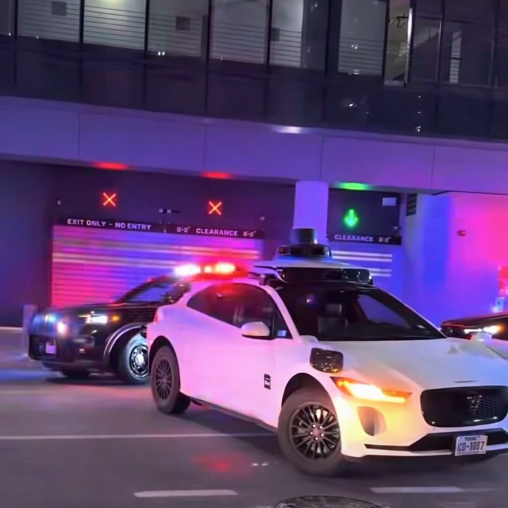 michaeldcargill's tweet photo. Waymo & Uber should be sued and held accountable for delaying first responders, which include law enforcement and EMS. Lives were lost, and possibly could have been saved if Waymo had not blocked the road. 52 seconds could have been reduced. #AustinShooting @GovAbbottPress @DanPatrick