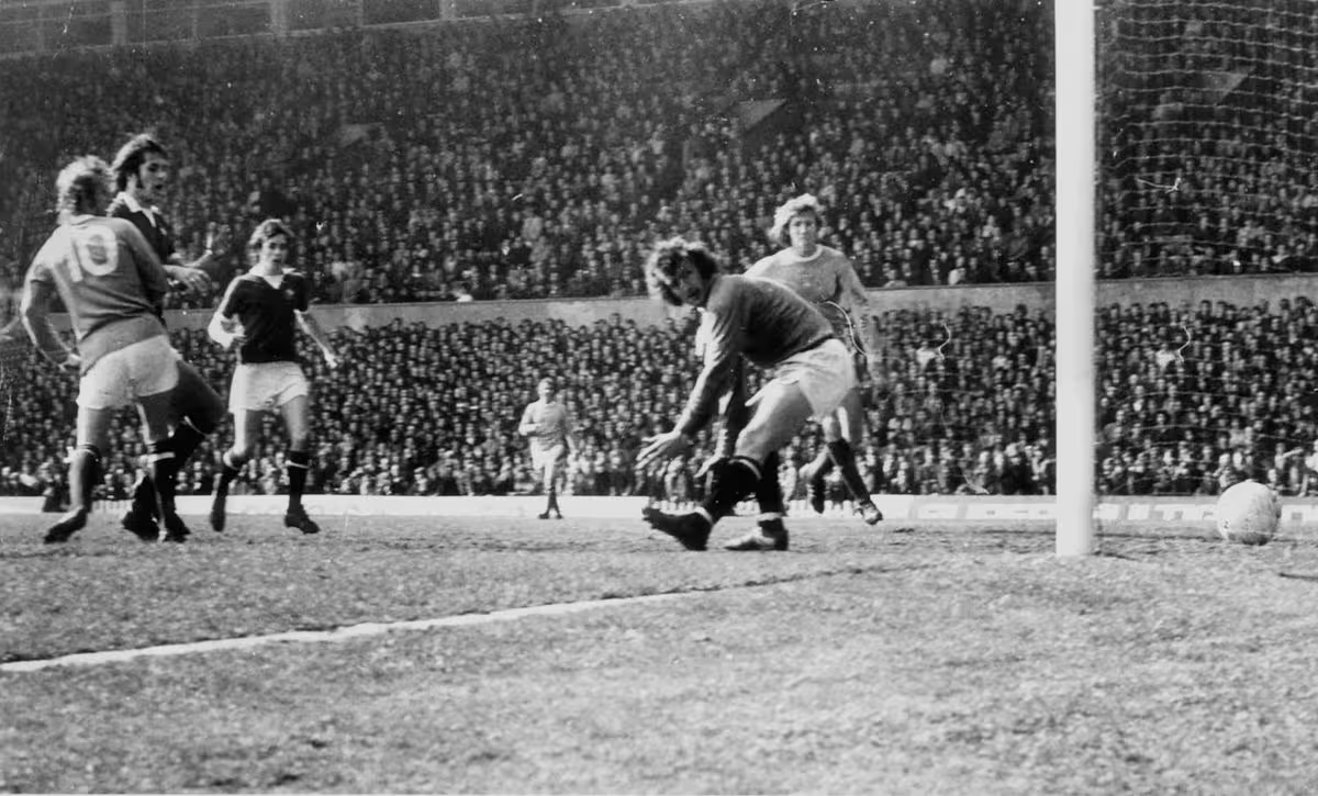 Trev's Club Over Clicks 🎸RN 🐝 MCFC 🏆🏆🏆🏆 tweet media