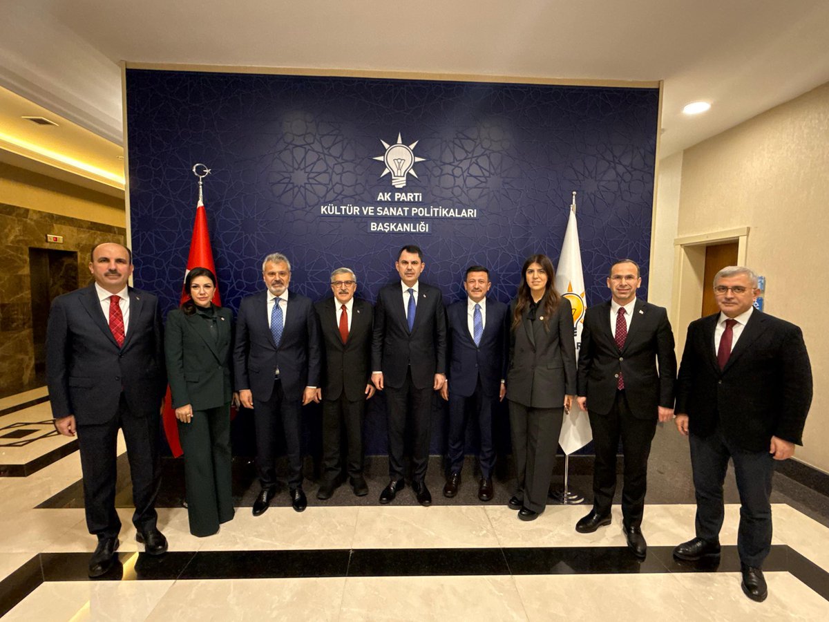 📍AK Parti Genel Merkezi

Çevre, Şehircilik ve İklim Değişikliği Bakanımız Sn. <a href="/murat_kurum/">Murat KURUM</a>, Konya Büyükşehir Belediye Başkanımız Sn. <a href="/u_ibrahim_altay/">Uğur İbrahim Altay</a>, Hatay Büyükşehir Belediye Başkanımız Sn. <a href="/mehmetonturktr/">Mehmet ÖNTÜRK</a>, MKYK Üyemiz Sn. <a href="/avhamzadag/">HAMZA DAĞ</a>, İstanbul Milletvekillerimiz Sn.