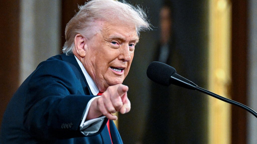 restitutorII's tweet photo. 🇮🇷⚔️🇺🇸🇮🇱
Trump annonce l'arrivée d'une "grosse vague" contre l'Iran: "Nous n’avons même pas encore commencé à les frapper fort. La grande vague n’a même pas eu lieu. La grosse arrive bientôt." https://t.co/uEk305ma6m