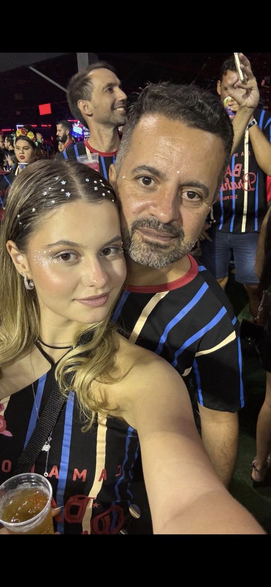 19 anos hoje do amor da minha vida, minha princesa. 
Uma menina maravilhosa,  minha melhor versão disparada.
Te amo filhota,  feliz aniversário 💚💚💚💚💚💚