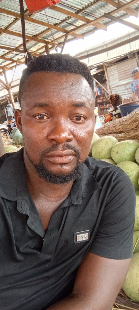 emmaikumeh's tweet photo. In January @DrKalu_  was telling us about his housemanship experience, today he is actually a Dr of Watermelon. 😂😂😂

I wonder who made him a doctor 🤣🤣

This social media is a leveler https://t.co/d1gr9vZwkS