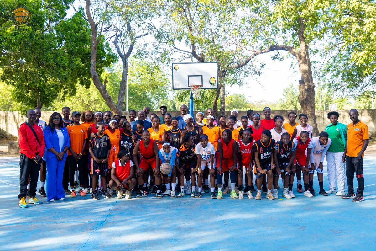 dreamsIsReal_Td's tweet photo. Au-delà du sport, c’est un pont vers l’avenir, un pont vers le leadership, vers des modèles inspirants et vers la confiance en soi 🌸. 
📅 Prochain rendez-vous :mercredi, pour une nouvelle étape consacrée au mentorat et au leadership 
#DreamIsReal #DctWomenWeek #Basketball #tchad https://t.co/U8QvDezg1q