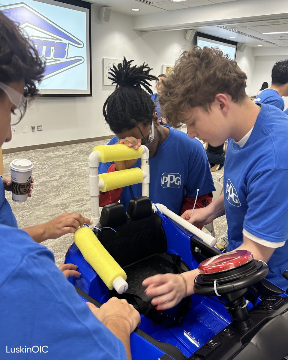 LuskinOIC's tweet image. Our X-BOTS Robotics Mobility Program Workshop, presented by PPG, brought volunteers together for a hands-on day of purpose. 

#LuskinOIC #XBOTS #MobilityMatters #CerebralPalsy #AdaptiveInnovation #CommunityImpact