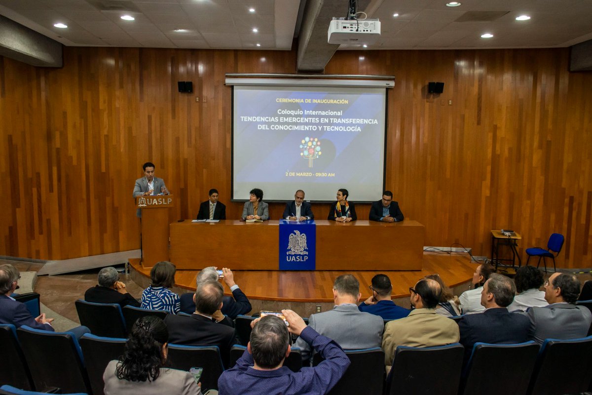 LaUASLP's tweet photo. 🤝 #UASLP fortalece la cooperación internacional con coloquio sobre transferencia de conocimiento y tecnología.

🌐 Para más información, consulta este enlace: 
https://t.co/H3yh72ulfz

@UASLP_Vinc https://t.co/Zm82qAG7hJ