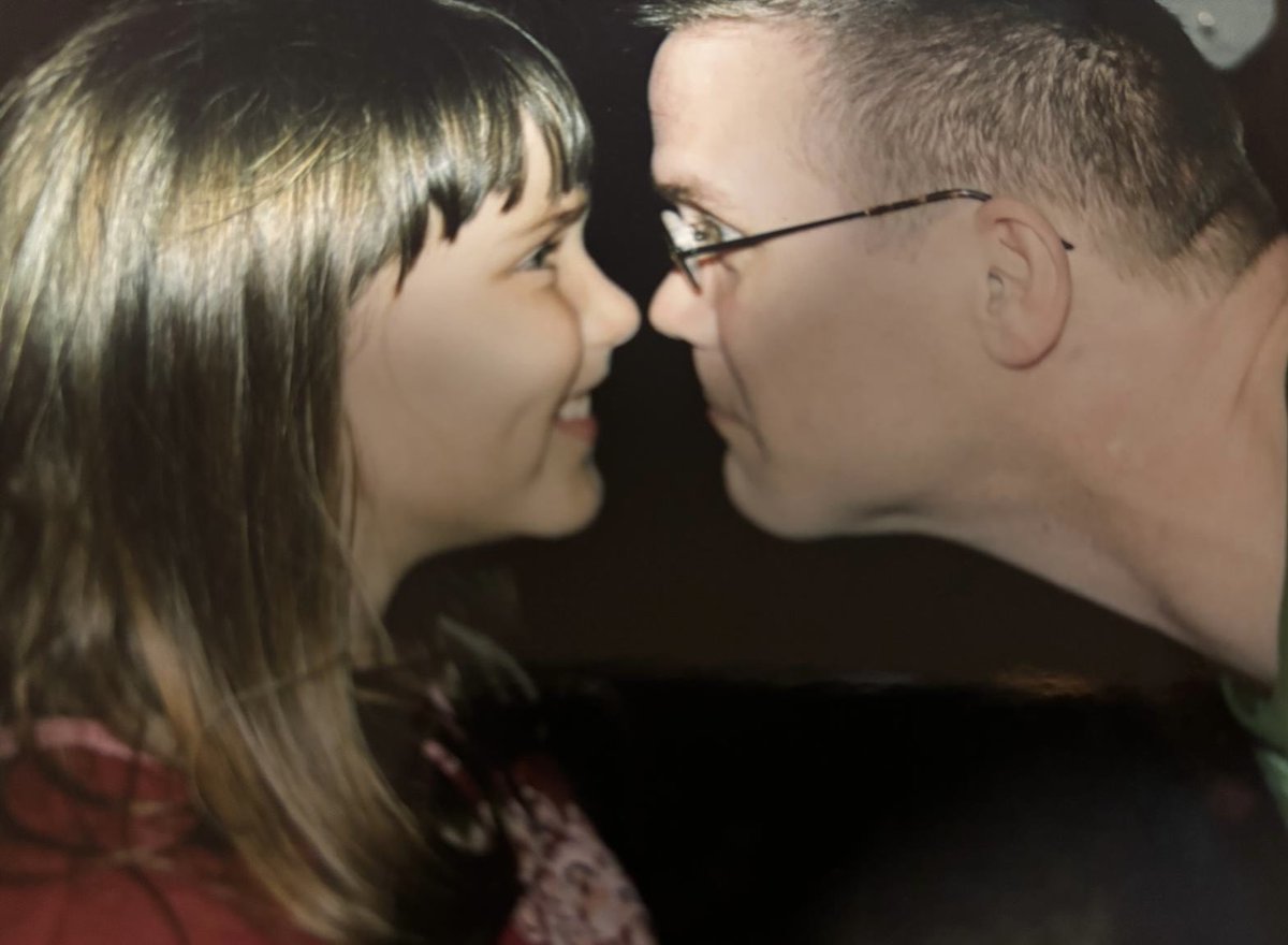 NeveRossa tweet media