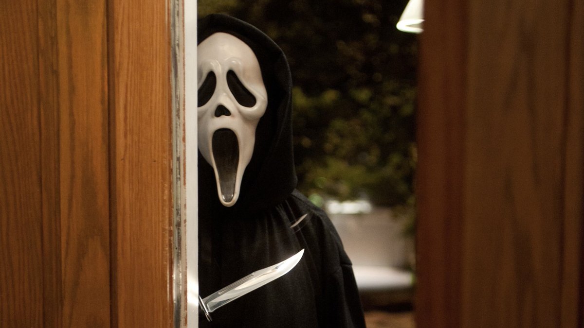 LionsgateHorror's tweet image. the reason i can name every horror remake. #Scream4