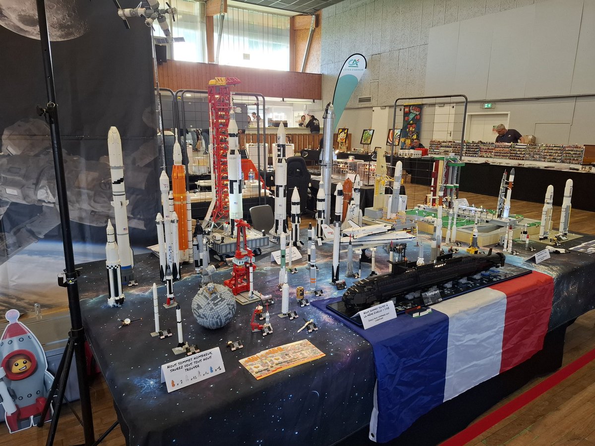 LegoRocketCollection tweet media