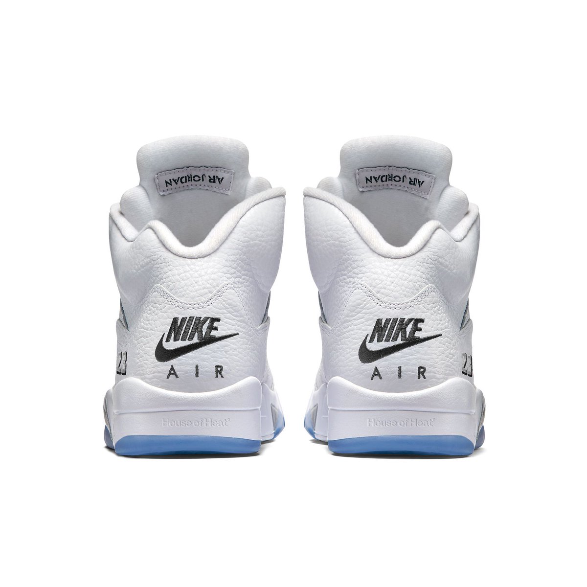 JustFreshKicks's tweet photo. Air Jordan 5 "White Metallic" Returns April 25th with Nike Air ❄️

DETAILS: https://t.co/9JbkvwaRZz https://t.co/MwBh0WwnZ9