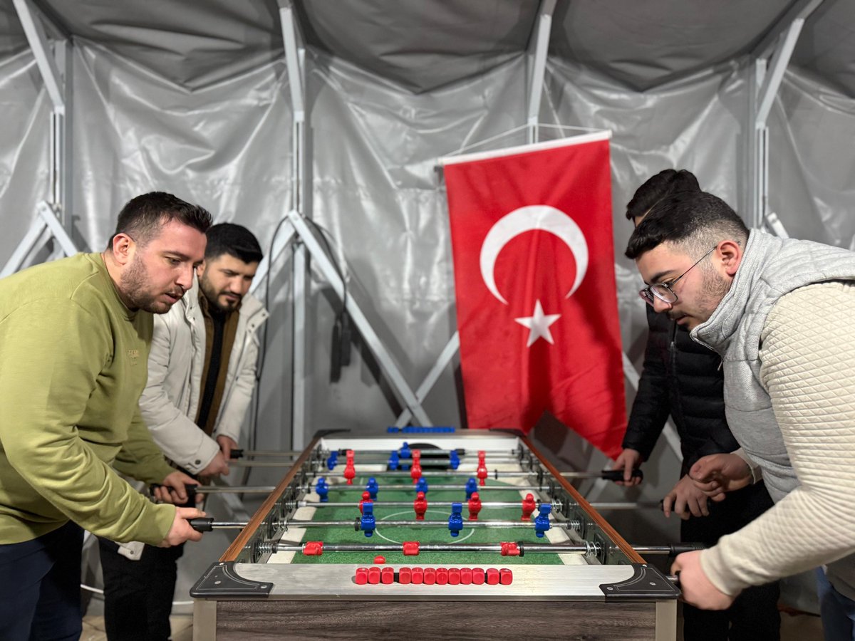 yigitahmeet's tweet photo. Bugün @akgencmalatya ailemizin kurmuş olduğu Genç Nokta etkinlik alanını ziyaret edip genç kardeşlerimizle bir araya gelerek heyecanlarını paylaştık.

Tüm Malatyalı genç kardeşlerimizi Genç Nokta etkinlik alanımıza davet ediyoruz. Bu güzel atmosferi hep birlikte yaşayalım. https://t.co/pErNLAe8ZU