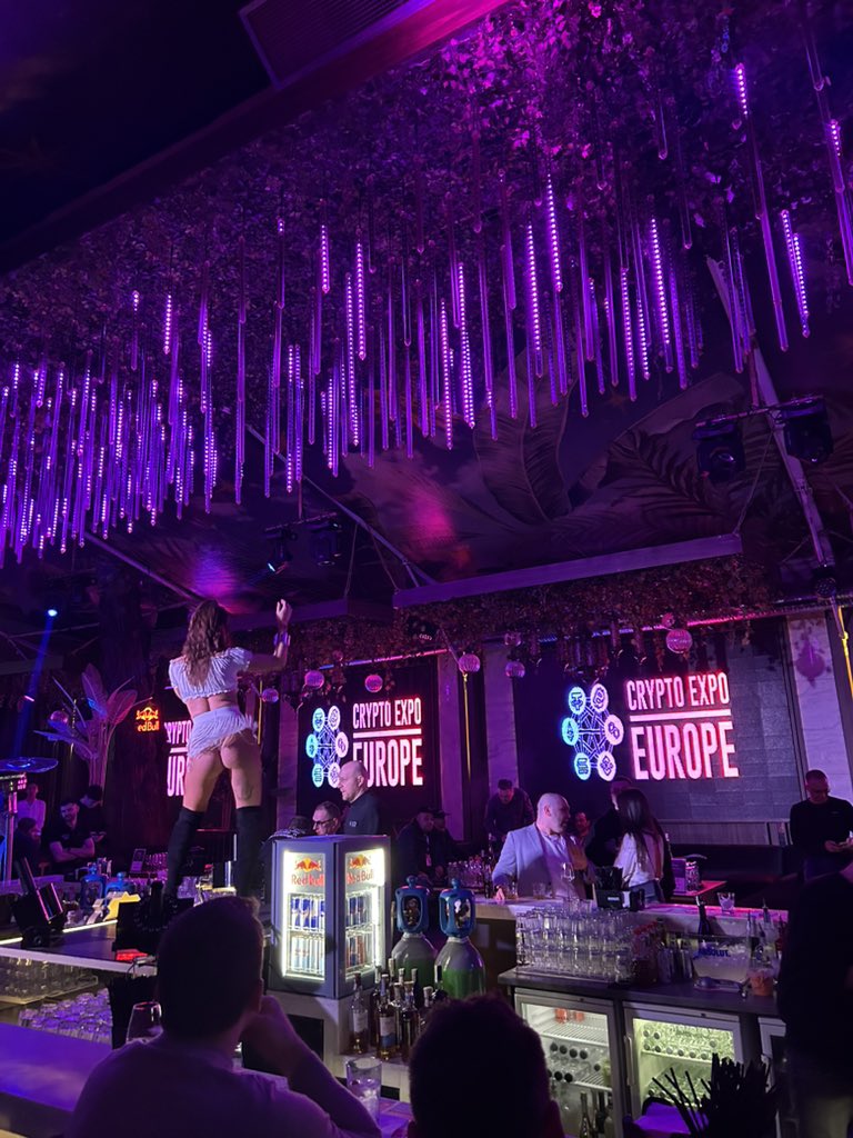 Goboovi's tweet photo. This is how you end a successful event.

@bitget @BitgetWallet @CryptoExpoEu https://t.co/eJjKssUX5i