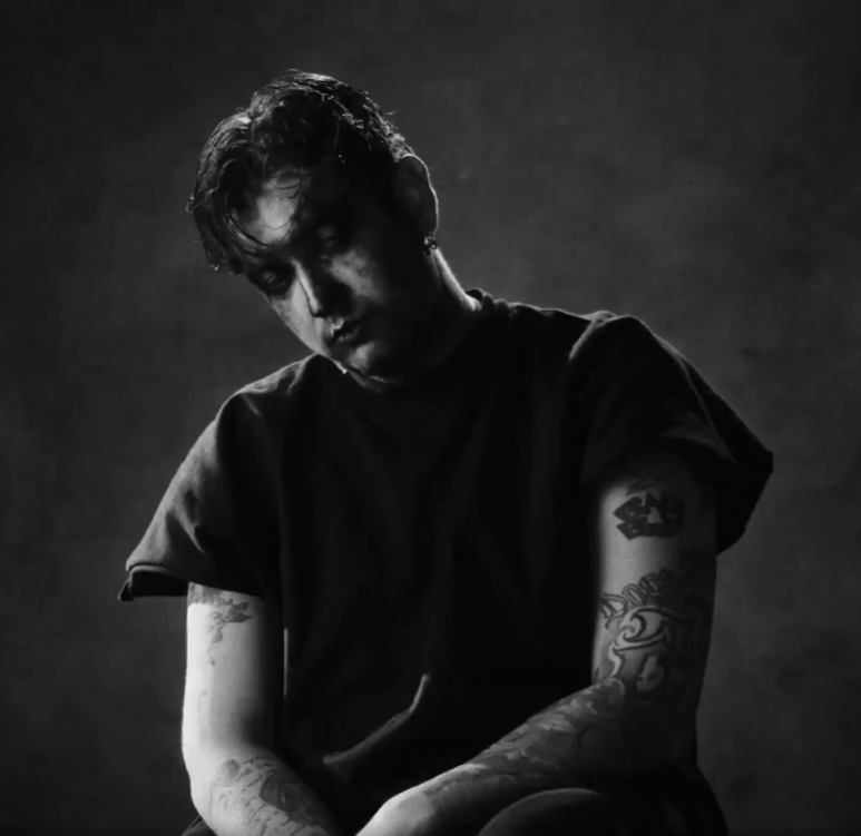 iftarda camıs gibi yedikten sonra sandalyede ölmeyi beklerken