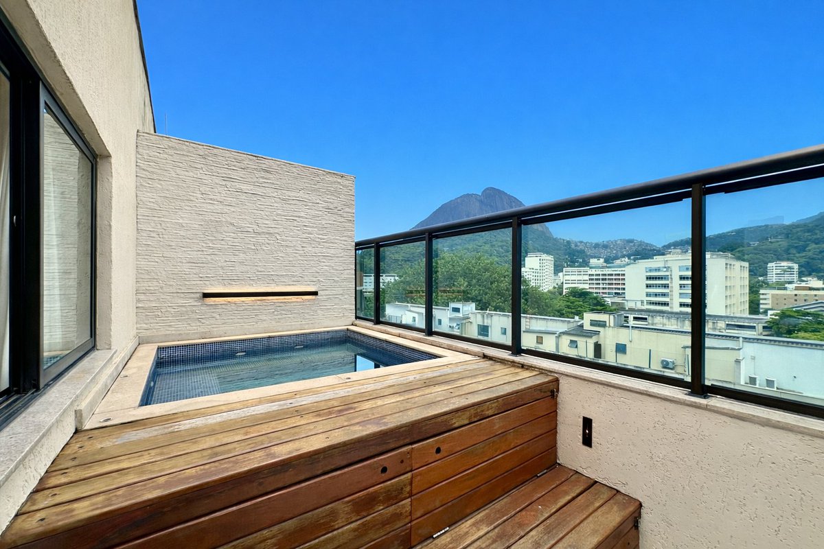 _whereinrio's tweet photo. 🇧🇷 VENDA | SALE • REF: W06.653 • R$ 3.300.000,00

Cobertura duplex reformada com vista aberta na Gávea. Entre em contato e agende sua visita!

📐 135 m²
🛏️ 3 Quartos
🚿 3 Banheiros
Portaria 24h 

https://t.co/HskvMZipV3

#luxuryrealestate #riodejaneiro #coberturagávea https://t.co/N0UB4UOxlT