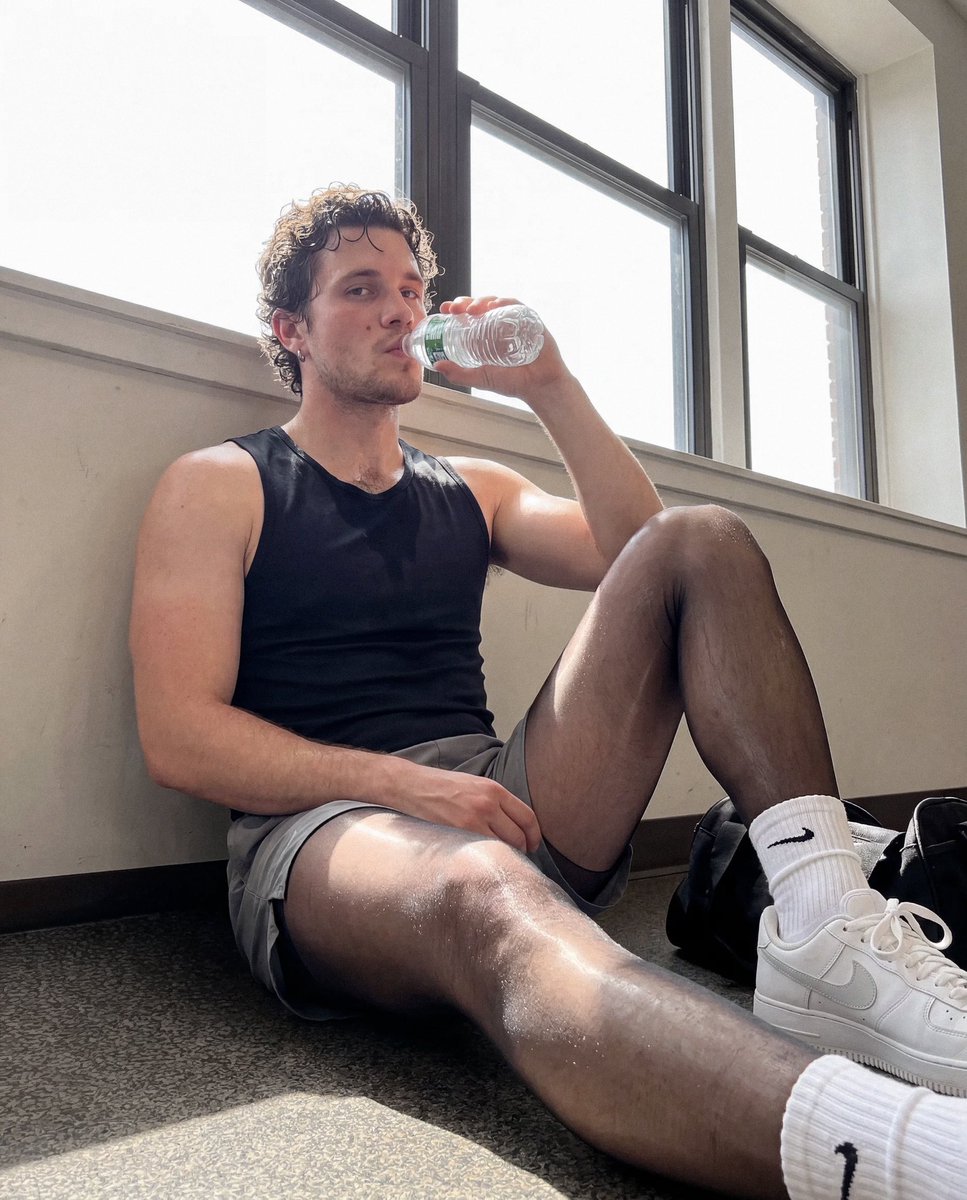 Eli Rowe tweet media