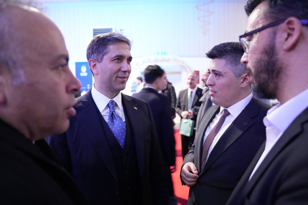 U_I_D's tweet photo. 📍 Viyana

🇹🇷 Viyana Bölgemizin Kurumsal İftar Programı yoğun katılımla gerçekleştirildi.

Programda, AK Parti Genel Başkan Yardımcısı, Dış İlişkiler Başkanı ve İstanbul Milletvekili @SirakayaZafer katılımcılara hitap etti.

Konuşmasında, yurt dışındaki vatandaşlarımızın güçlü temsili ve diaspora çalışmalarının stratejik önemine vurgu yapan Sayın Sırakaya, “Yurt dışında yaşayan her bir vatandaşımız, Türkiye’nin gücünü ve itibarını temsil etmektedir.” ifadelerini kullandı.

Kıymetli katılımları ve anlamlı hitapları için Sayın Zafer Sırakaya’ya teşekkür ederiz.

📍 Vienna

🇬🇧 The Corporate Iftar Program of our Vienna Region was held with strong participation.

During the program, Mr. Zafer Sırakaya, Deputy Chair of the AK Party in charge of Foreign Affairs and Member of Parliament for Istanbul, addressed the participants.

In his speech, he emphasized the strong representation of our citizens abroad and the strategic importance of diaspora engagement, stating: “Every one of our citizens living abroad represents the strength and prestige of Türkiye.”

We sincerely thank Mr. Zafer Sırakaya for his valuable participation and meaningful address.

#UID #Ramadan