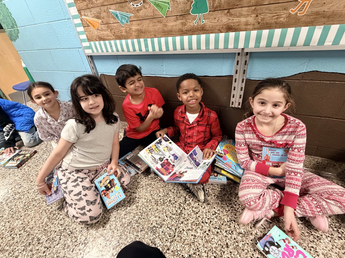 Read Across America and Book Blast! 📚 <a href="/MTPSNJ/">Marlboro Twp Schools</a>