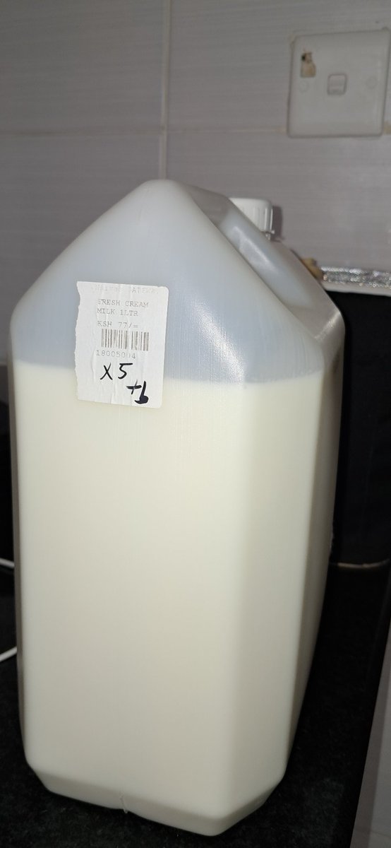 AngellaNeemo's tweet photo. @naivas_kenya I have a complaint. I've been buying 5L of your ATM milk but always felt it wasn't exactly 5L. Today I confirmed as much. Basically, your machine is dispensing 4.6L which is charged as 5L. This is unacceptable.  #ConsumerRights @KEBS_ke @cak_k https://t.co/4i6lxgPTQM