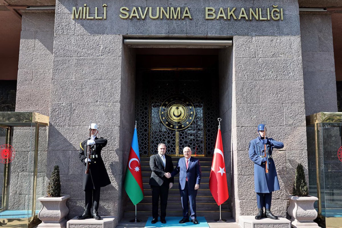 R_Eynaddinoglu's tweet photo. Azerbaycan Cumhuriyeti Savunma Sanayii Bakanı Sn. Vugar Mustafayev, Türkiye ziyareti kapsamında Türkiye Cumhuriyeti Milli Savunma Bakanı Sn. Yaşar Güler ile bir araya geldi. https://t.co/D6UlOQgQPR