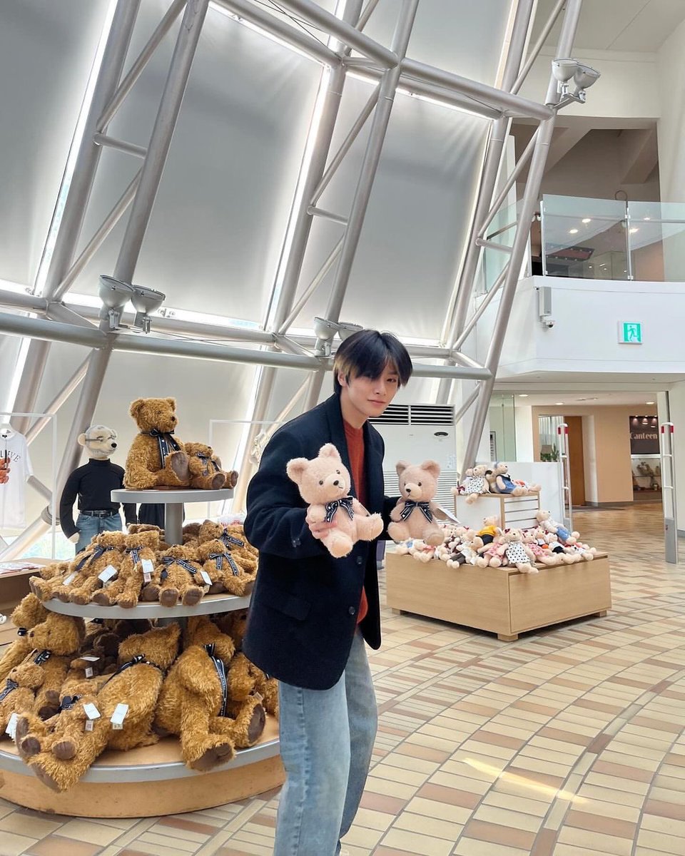 ppanginnie's tweet photo. my soft cutie yenie 🐻☕🧸📋🧋🍪 https://t.co/52a7PgaNjM