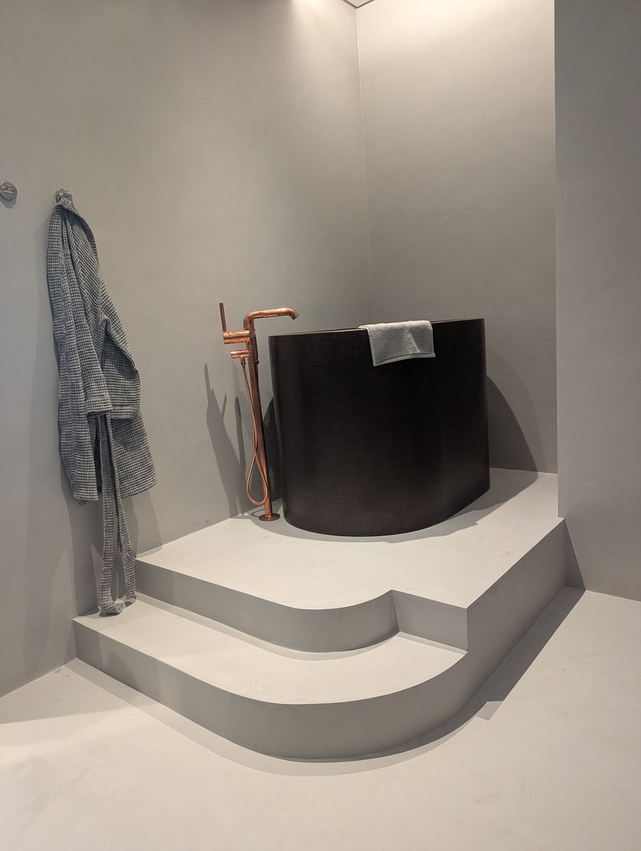 florkraftdesign's tweet image. Our Dermafloor is perfect for bathrooms, including walls. #waterproof #handmadeflooring #artisanfloors #concretewalls #concretefloors