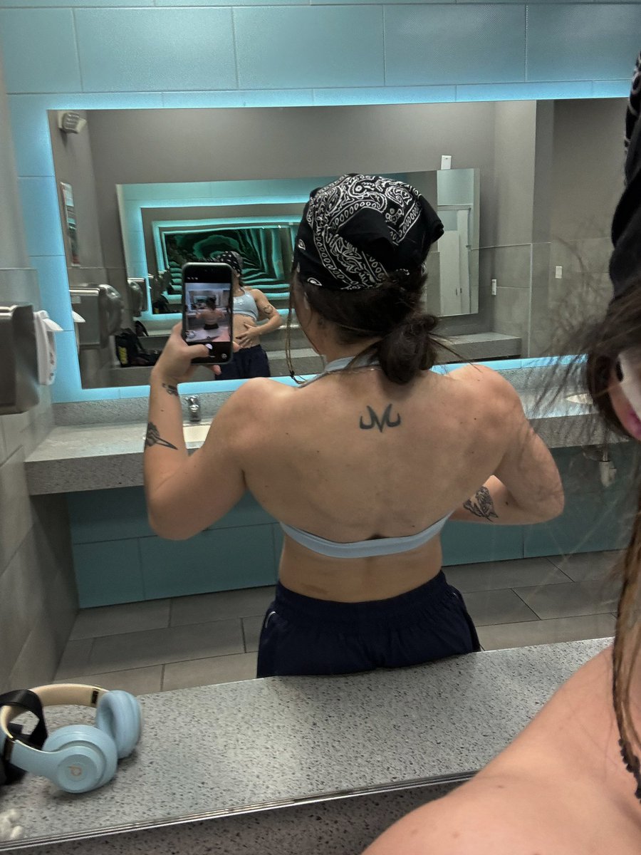 lowlife pro wrestler ブルック・ハボック tweet media