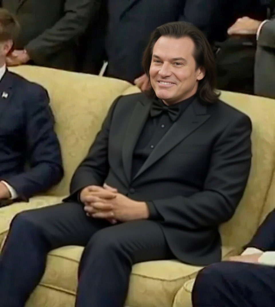 Marco Rubio preparing to be Jim Carrey at an awards ceremony next week