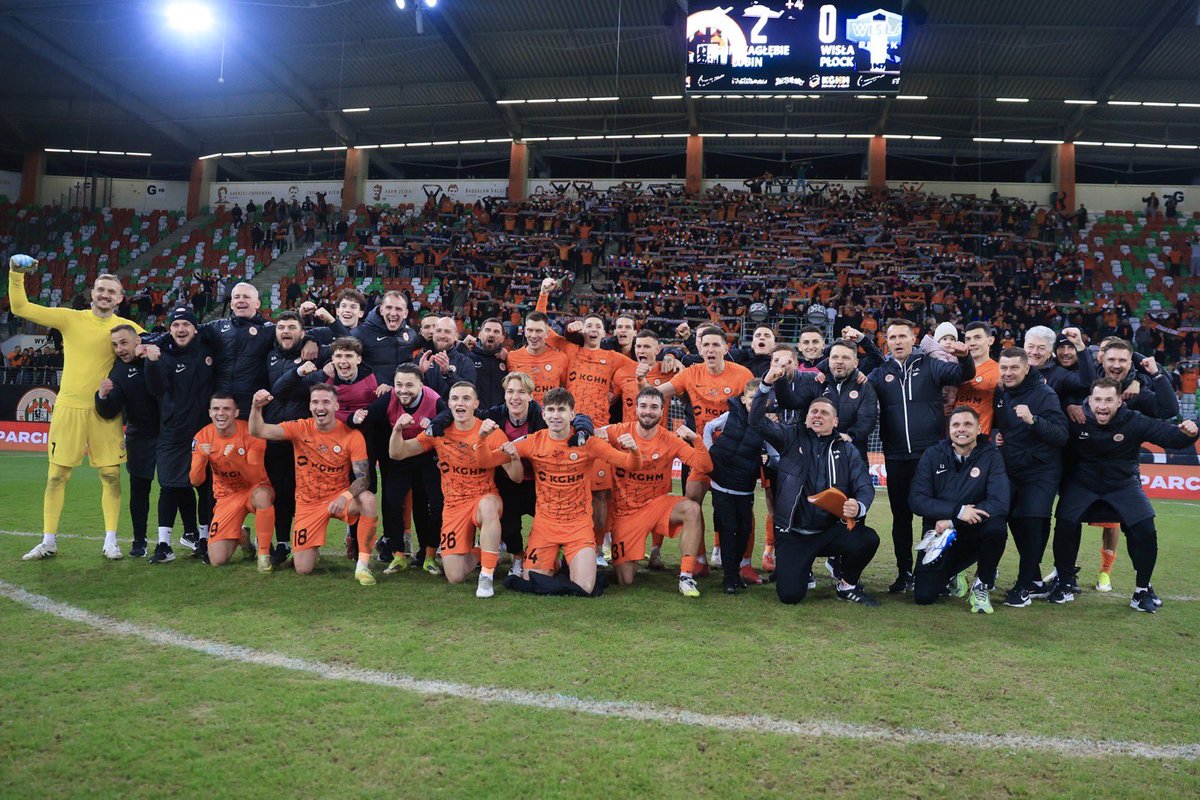 mkszaglebiepl's tweet photo. Drużyna. Drużyna. Drużyna. 🇨🇮🥰

Fot. @PatrykOL99 https://t.co/meOuuSIZs5