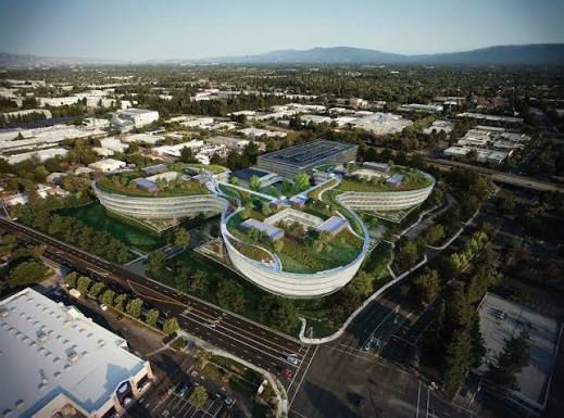 KShevchenkoReal's tweet image. ⚡️#SiliconValley’s #TechEconomy remains red-hot, yet the gains are concentrated at the top. Venture funding reached $40B+ in Q1, and top 10% of earners capture the majority of stock-based wealth, while median household income growth lags ~2–3% y/y, barely keeping pace with