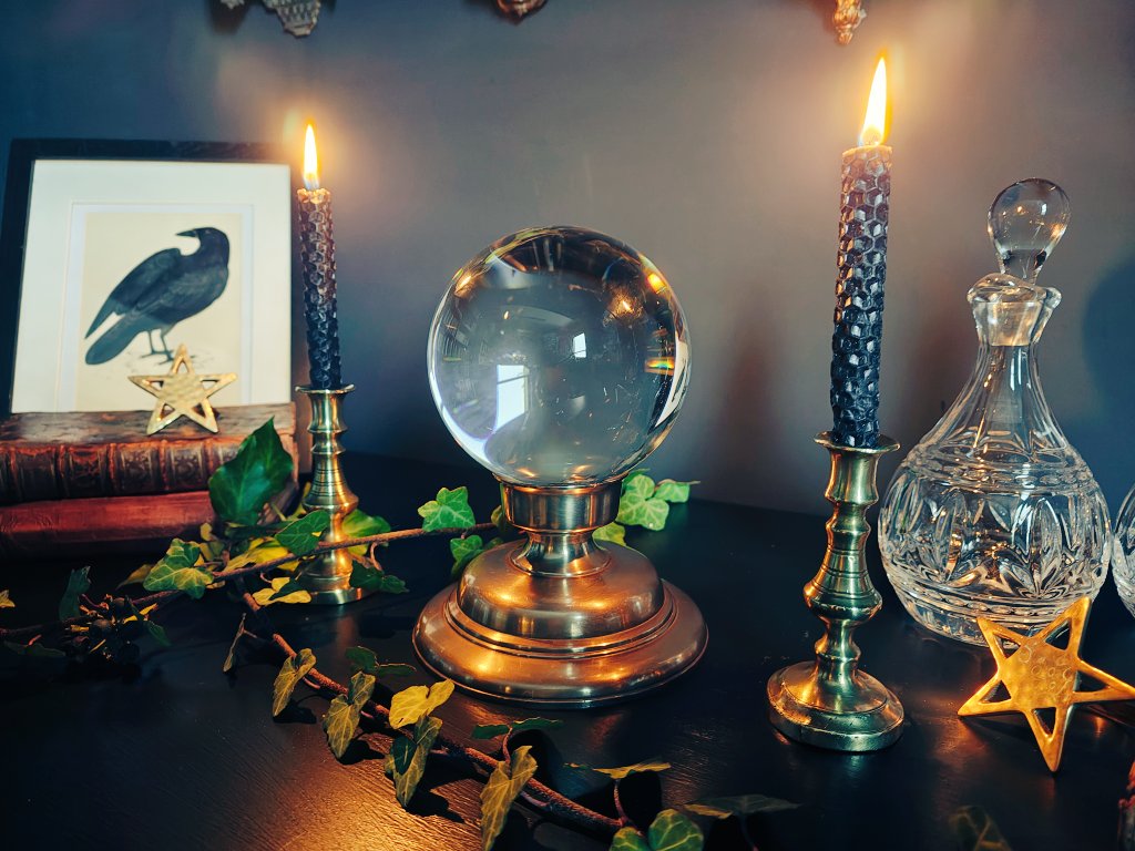 WickedVintageUK's tweet image. Lovely little #crystalball with antique miniature spell candle holders, #witchy altar set!! In store tomorrow!! 🕯️🔮🕯️