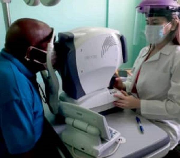 🏥 Cada consulta, cada consejo, cada lente ajustado es un acto de amor, compromiso y humanidad. Mantenernos actualizados y seguir creciendo profesional y humanamente es la esencia de nuestra labor.

Lea toda la historia 📌 actualidad.sld.cu/blog/noticia/d…

#CubaPorLaVida 
✍️ <a href="/InfomedCuba/">InfomedCuba 🇨🇺</a>