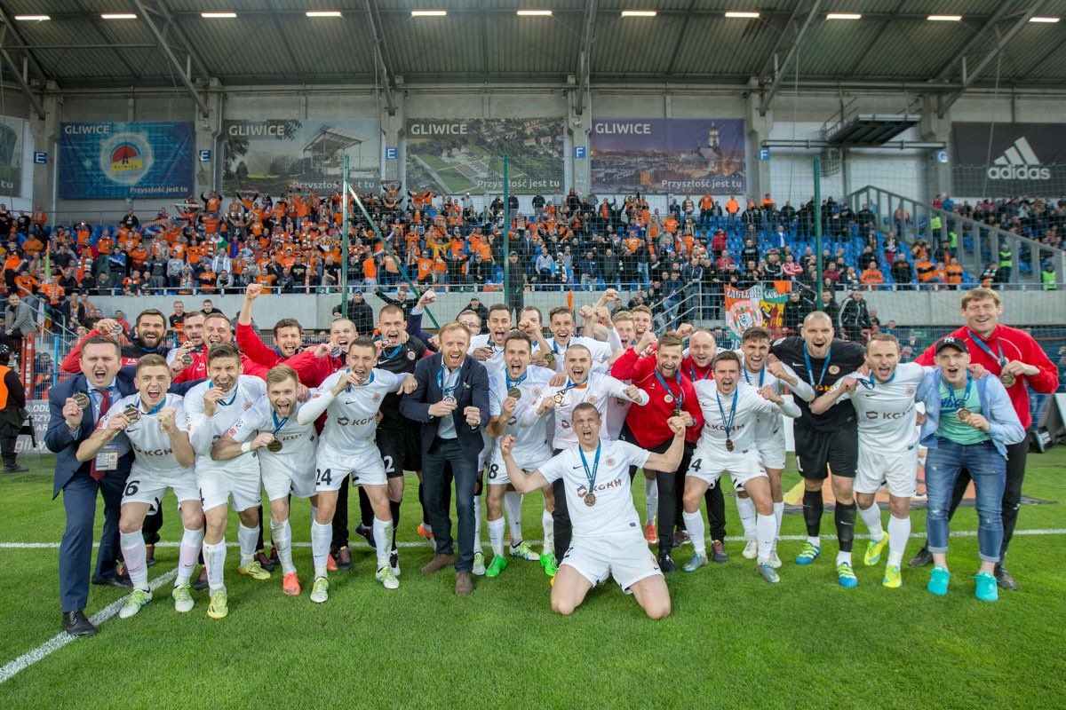 Co za czas żeby żyć. Piękna atmosfera w drużynie jak i na Przodku. Pucharów nadszedł czas…
Wszyscy do Gliwic!
#ZAGWPŁ #twitterzl