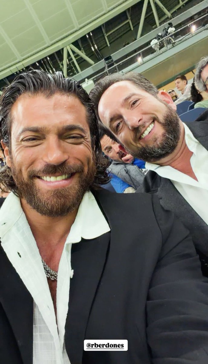 #CanYaman insieme al presidente di Secuoya Studios al Santiago Bernabéu per la partita Real Madrid – Getafe 🇪🇸