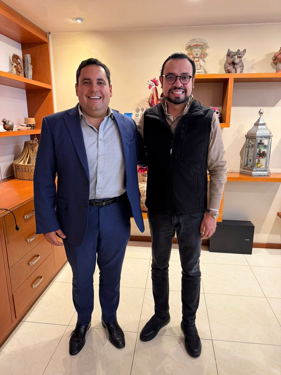 Recibí en la <a href="/CTM_MX/">CTM Nacional</a> a nuestro amigo el Diputado Emilio Rosas Montiel, con quien tuve una plática muy amena para fortalecer las relaciones de nuestra central obrera, como parte de mi labor como Secretario de Acción Política.

¡Muchas gracias por la visita!