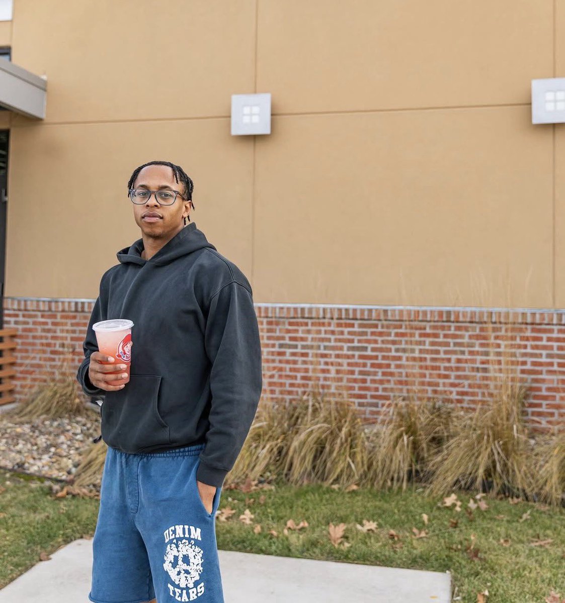 phogphenom1's tweet image. How elmarko looks at me before single handedly eliminating us from March madness