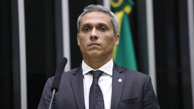 🇧🇷 Gustavo Gayer (PL-GO) em 2025:

- 121 presenças
- 164 folgas
- 55 dias de férias
- 25 faltas

- Não trabalhou em 67% do ano!

Ele é contra o fim da escala 6x1 para os trabalhadores!